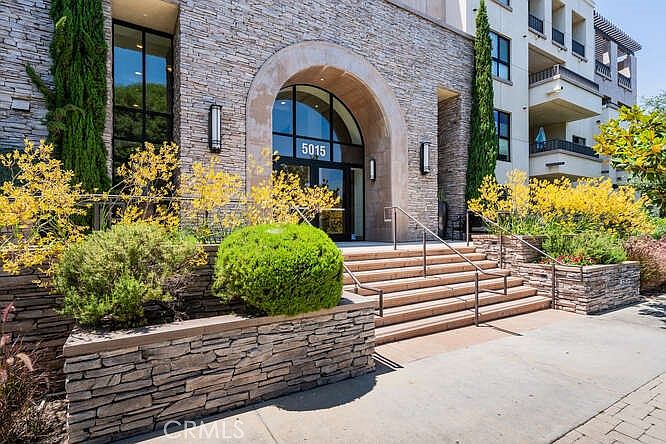 1st image of 5015 Balboa Blvd Unit 307