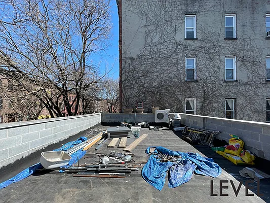 Rented by Level Group | media 23