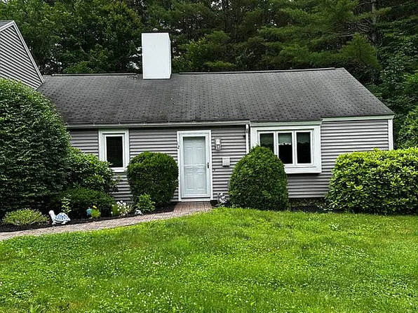 12 Hemlock Cir, Auburn, ME 04210