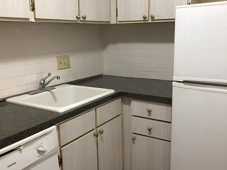 297 Main St #7 — Photo 11