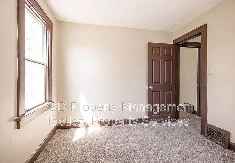 19101 Nitra Ave — Photo 16