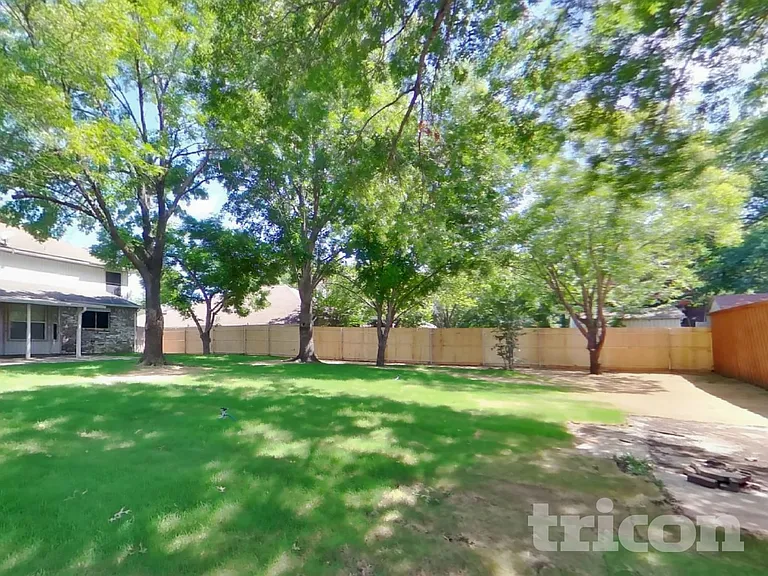 419 Windhurst Dr — Photo 27