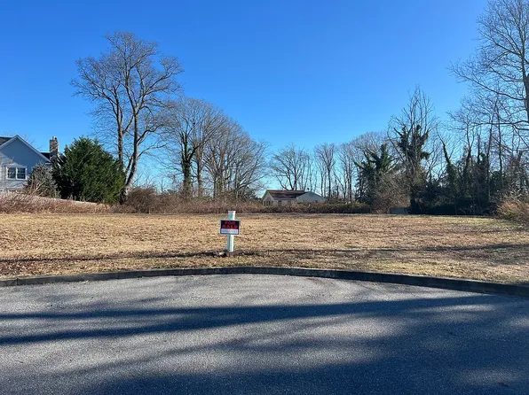 2 Athina Dr, Linwood, NJ 08221