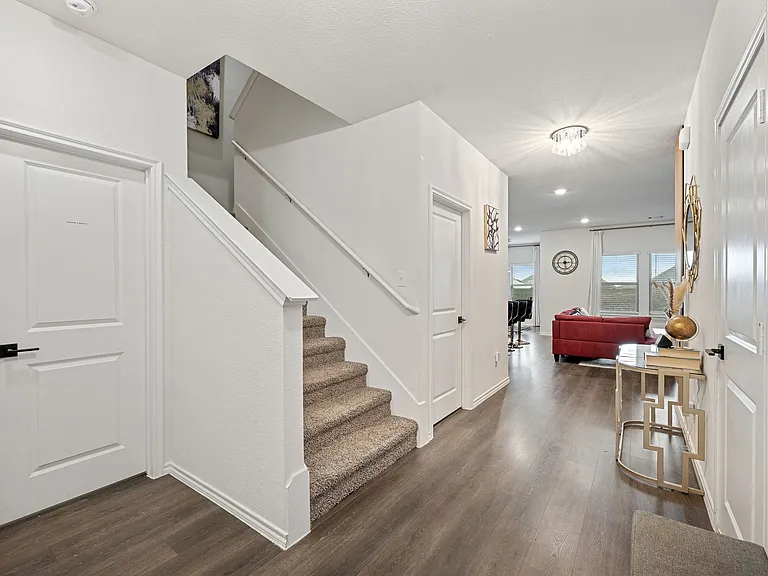 1018 Kristof Dr — Photo 24