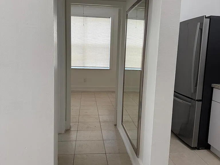 215 Calabria Ave #6 — Photo 4