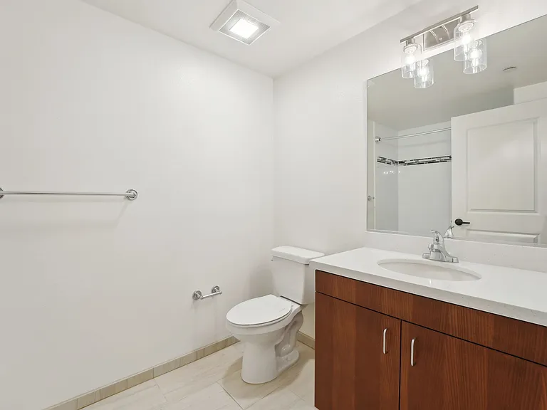 Addison Arts Apartments — Photo 140