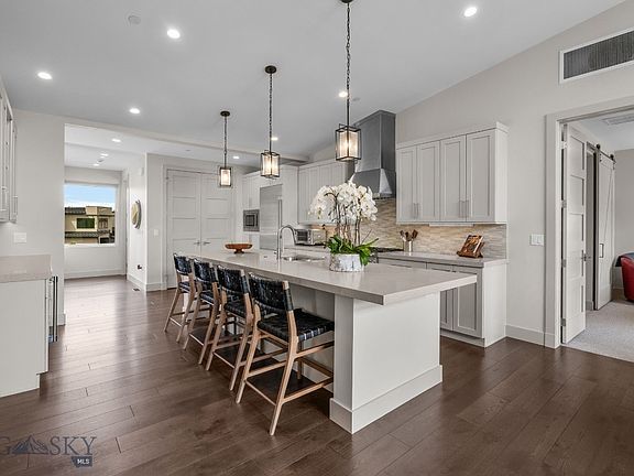 2nd image of 10 Caymus Ln #A