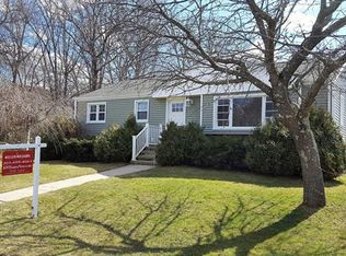 35 Woodmere Rd, Bridgeport, CT 06610