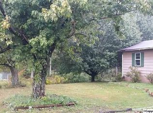 102 Lynn Dr, Crossville, AL 35962