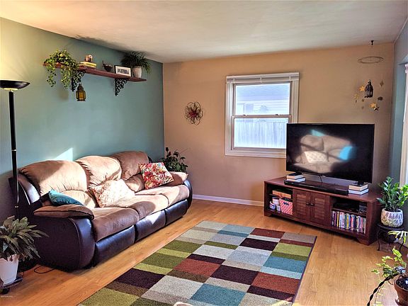 4th image of 1267 Katrina Dr SE