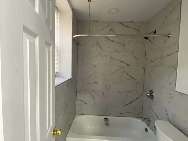 5220 Wayne Avenue — Photo 8