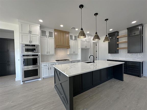 5th image of 15513 Brook Hill Dr