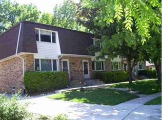 1515 Camden Ct, Waukesha, WI 53186