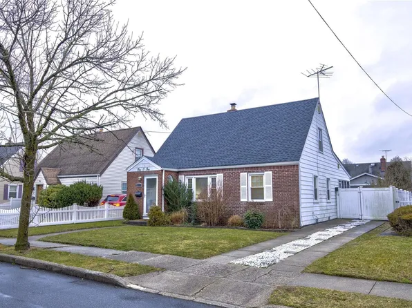 101 Wood Lane, Valley Stream, NY 11581