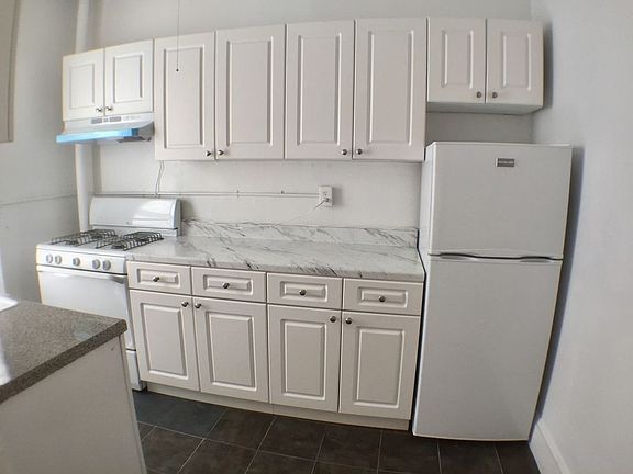 5th image of 4812 46th St APT C3