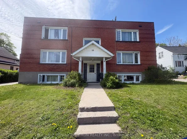 28 McColl St, Quinte West, ON K8V 5L3