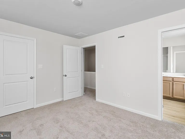 107 Clinton St — Photo 21