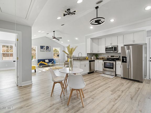 5th image of 208 N Forbes Street