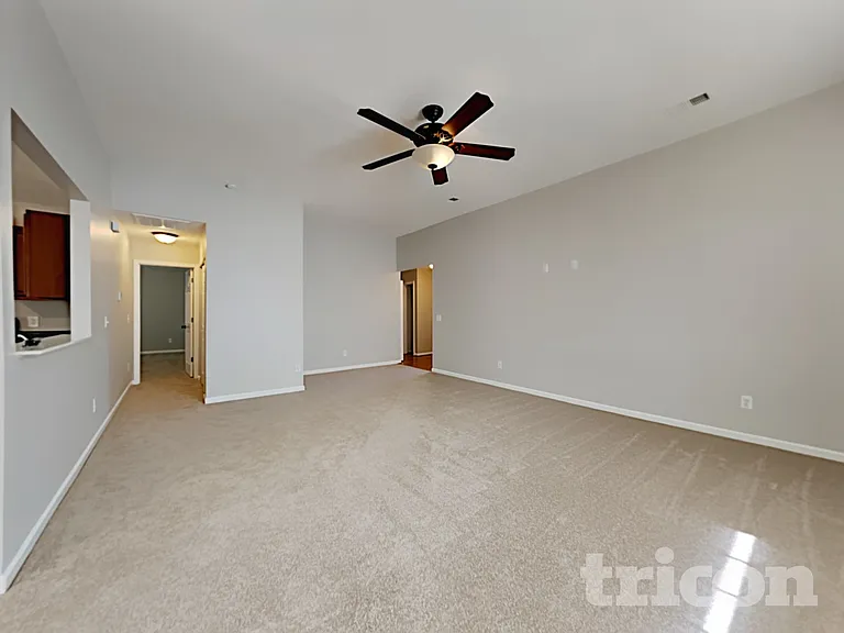 319 Quiet Grove Ln — Photo 2