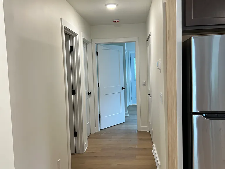 530 State St — Photo 17