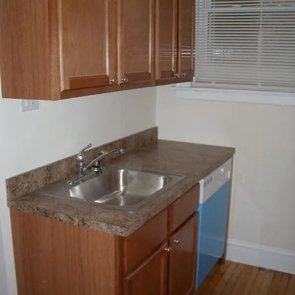2202 W Foster Ave #1 — Photo 3