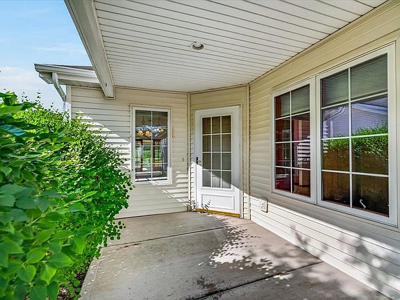 3rd image of 706 Creek Edge Dr #5