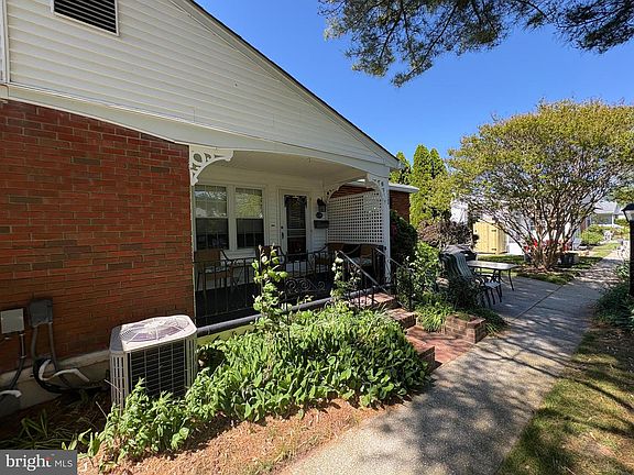 3rd image of 1310 Virginia Ave