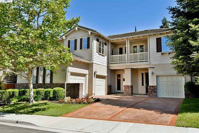 1st image of 208 Pinewood Ct