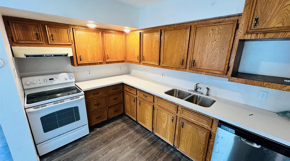 3 bed, 1920 sqft, $1,850 — Photo 2