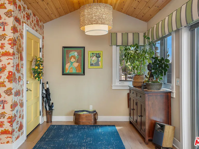 4203 Babcock Ave — Photo 8