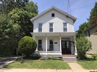 137 Lincoln Ave, Saratoga Springs, NY 12866