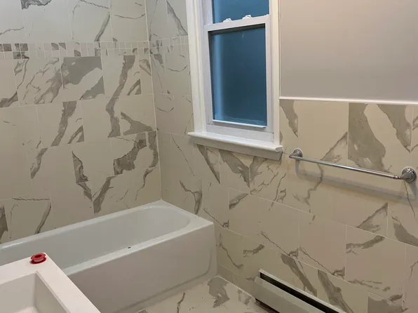 99 W 24th St, Bayonne, NJ 07002