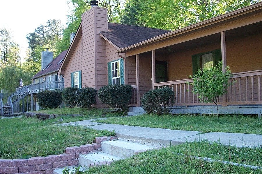1st image of 2134 Valley Oaks Dr SE