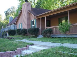 2134 Valley Oaks Dr SE, Smyrna, GA 30080