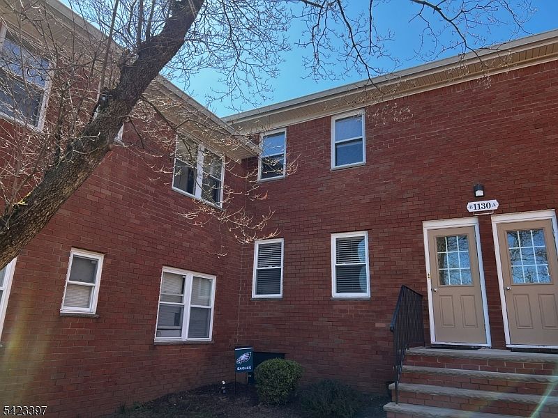 1st image of 1130 Valley Rd APT 2B