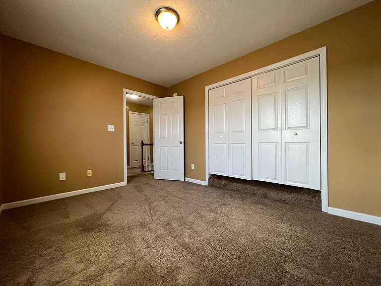 304 Mann St — Photo 32