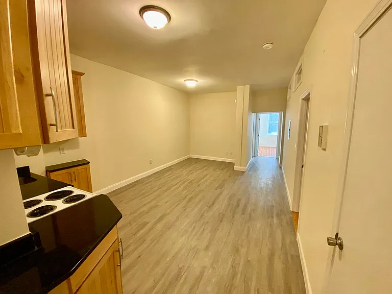 19 Aberdeen St #4 — Photo 10