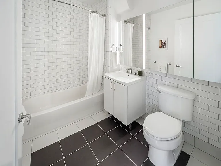 70 Pine St #5402 — Photo 9