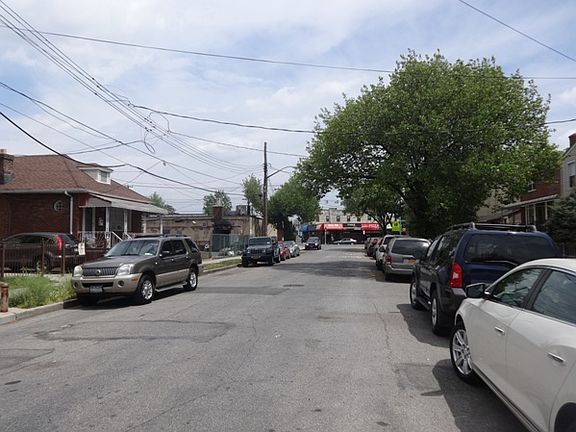 2nd image of 2876 Schley Ave.