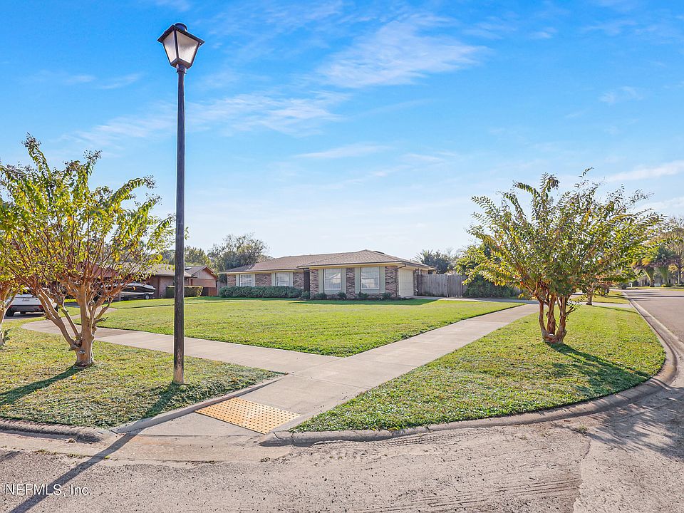 1st image of 3916 Worm Wood Cir