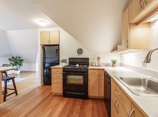61 Crescent St APT 6, Northampton, MA 01060