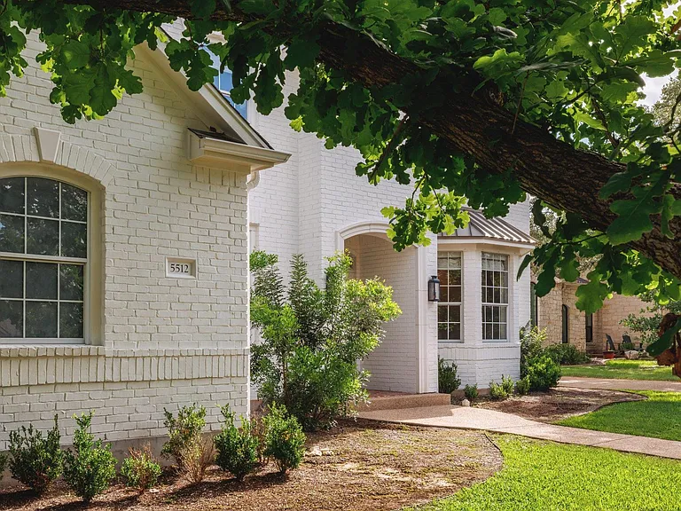 5512 Ballenton Ln — Photo 2