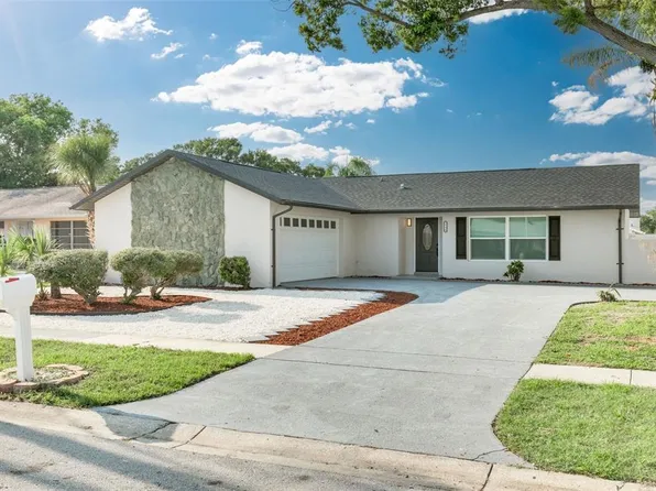 2896 Saint John Dr, Clearwater, FL 33759