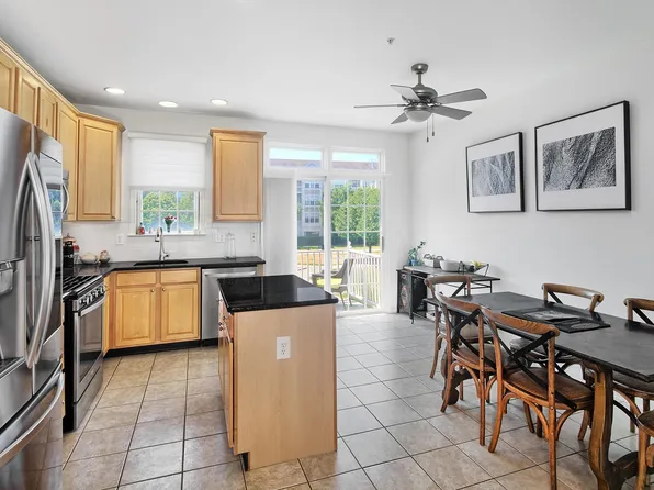 406 Newburgh Court image 2 of 31