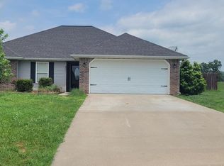 801 Neosho Heights Cir, Neosho, MO 64850