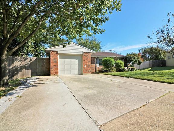 3rd image of 747 Holliday Ln