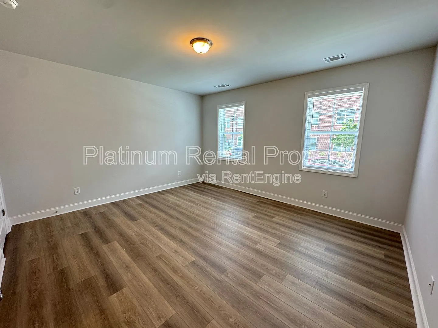 4 bed, 3.5 bath, 2219 sqft, $2,399 — Photo 3
