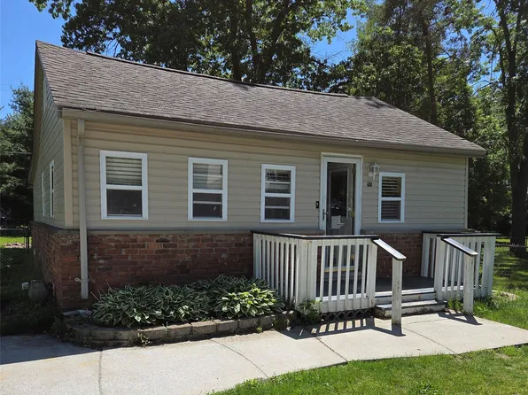 941 Burlingham St, Oxford, MI 48371