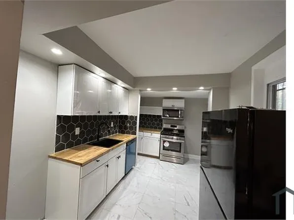 2808 N Bambrey St, Philadelphia, PA 19132