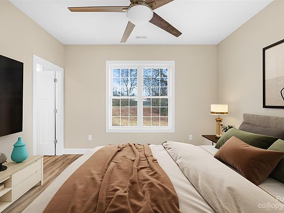 5th image of 605 Mauney Ave